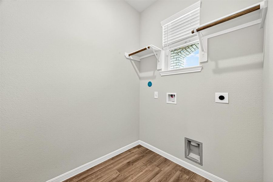 Spacious, unfurnished interior of a new home in Sunterra, Katy (Image 40).