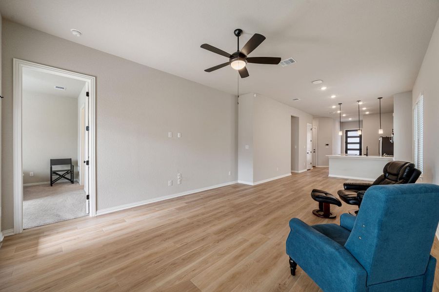 Spacious, unfurnished interior of a new home in Heritage, Dripping Springs (Image 22).