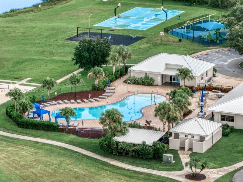 Community amenities in , Sebring (Image 68).