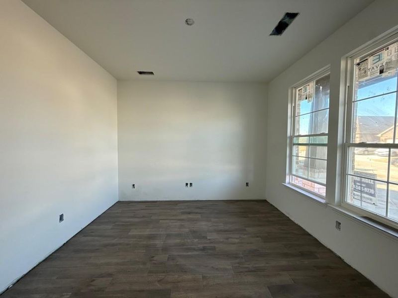 Spacious, unfurnished interior of a new home in Morningstar, Aledo (Image 6).