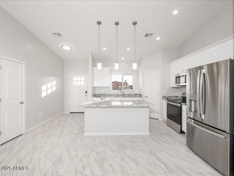 13-9842-W-Pacifico-Drive-13