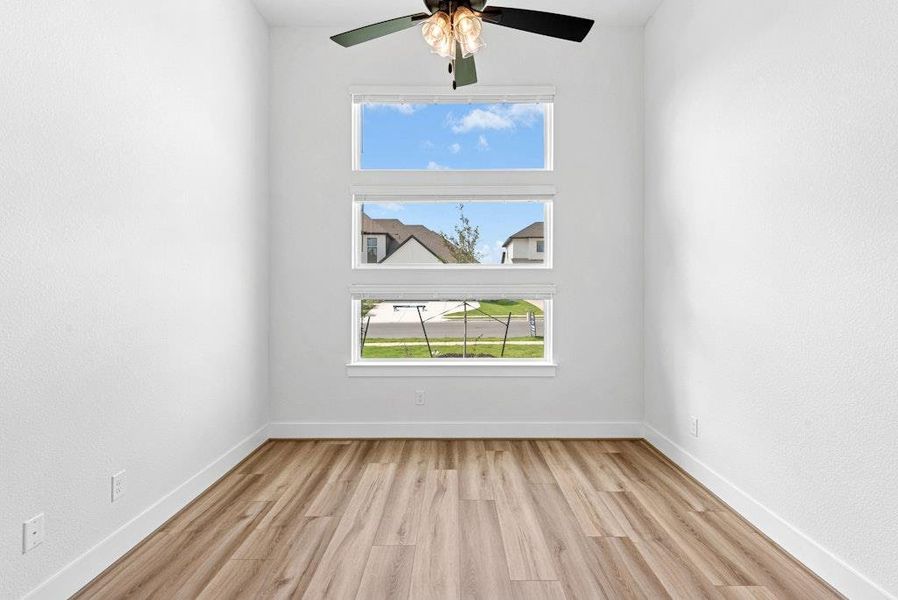 Spacious, unfurnished interior of a new home in Santa Rita Ranch, Liberty Hill (Image 25).