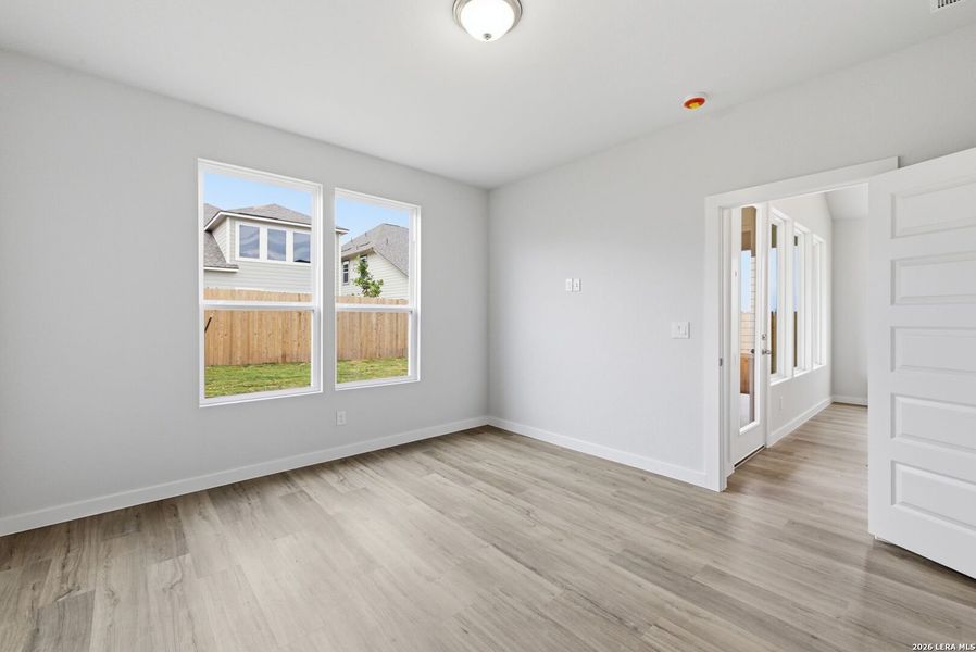 Spacious, unfurnished interior of a new home in Talley Fields, San Antonio (Image 27).
