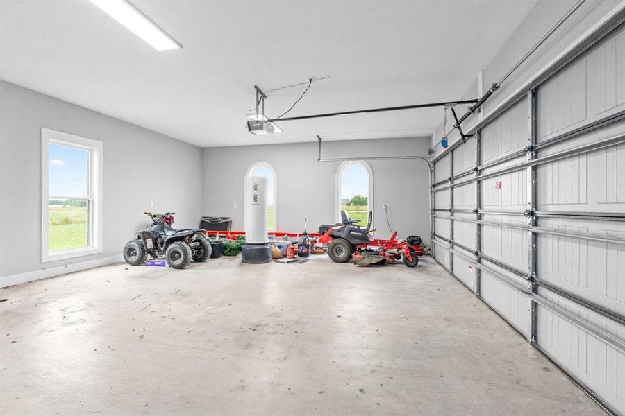 Spacious, unfurnished interior of a new home in , Hillsboro (Image 24).