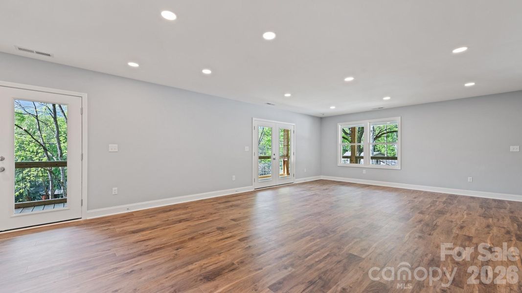 Spacious, unfurnished interior of a new home in , Maggie Valley (Image 33).