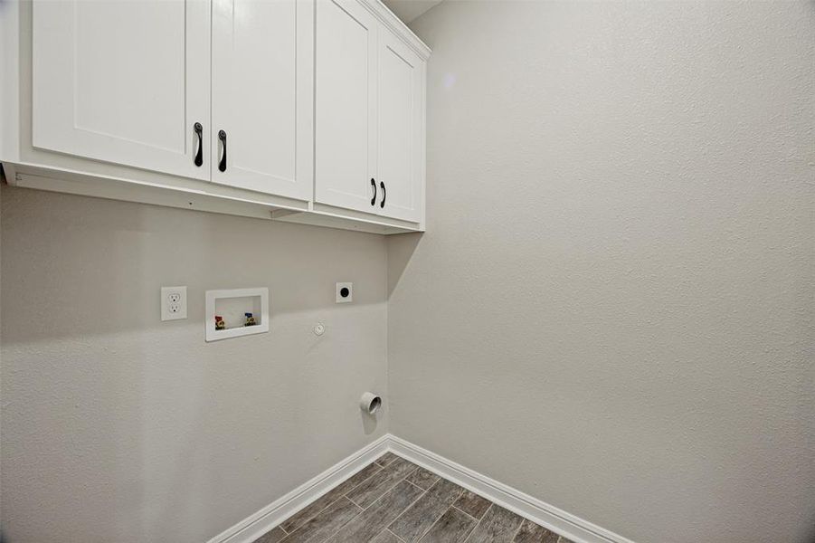Spacious, unfurnished interior of a new home in , Savoy (Image 23).