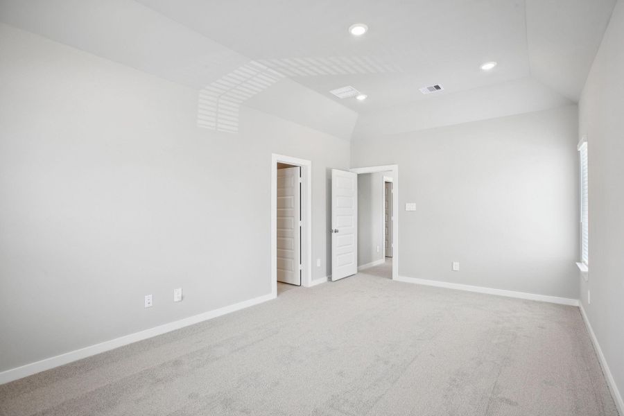 Spacious, unfurnished interior of a new home in Spring Brook Village - City Series, Houston (Image 26).