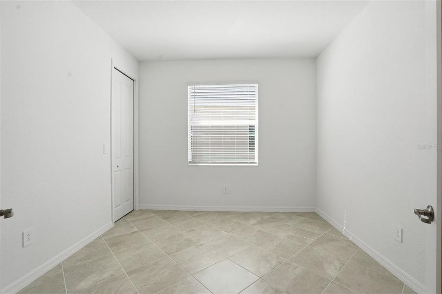 Spacious, unfurnished interior of a new home in Wellen Park Golf & Country Club, Venice (Image 26).