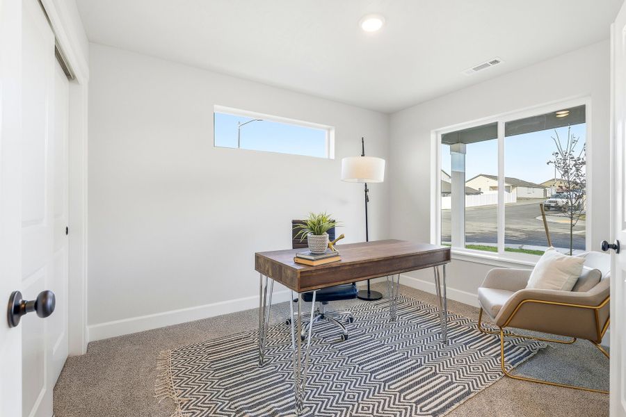 Furnished interior view inside a new home in Feather Ridge, Redmond (Image 22).