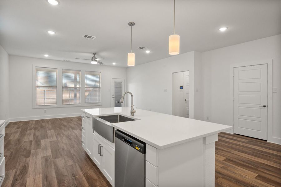Furnished interior view inside a new home in Heritage Towne, Midlothian (Image 13).