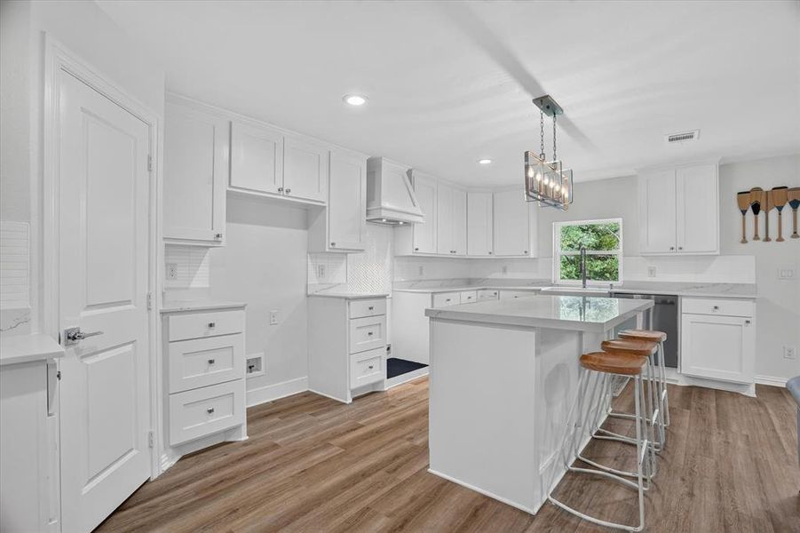 Furnished interior view inside a new home in , Lake Worth (Image 12).