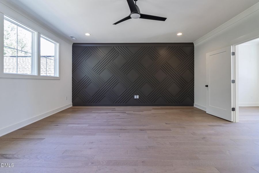 300_MEADOW_WALK_DR_INTERIOR_60
