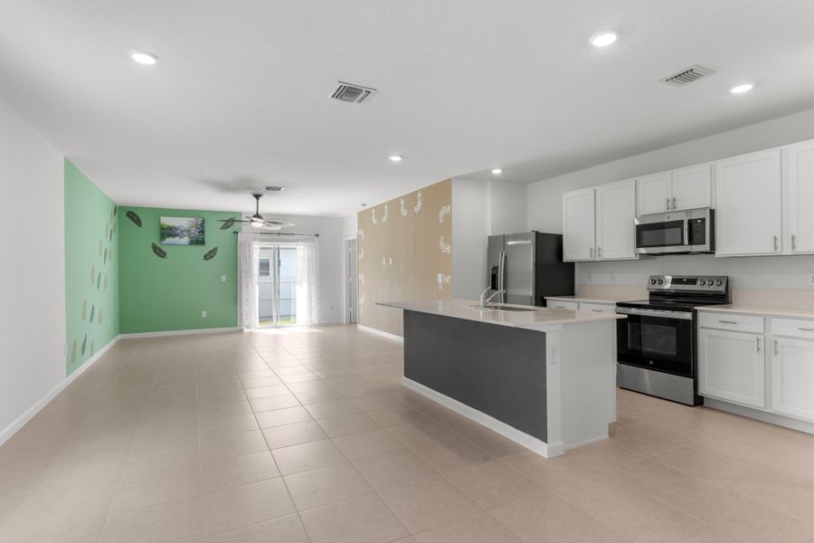 Kitchen/Dining 1.1