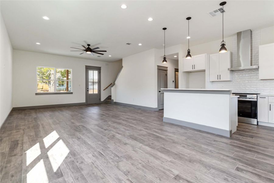 Living area without virtual staging