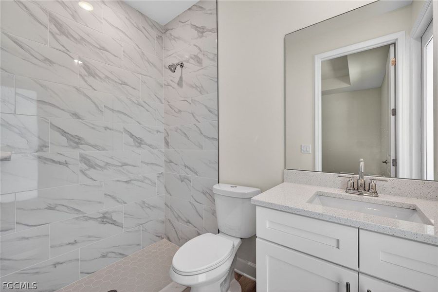 Furnished interior view inside a new home in Cape Coral, Cape Coral (Image 16).