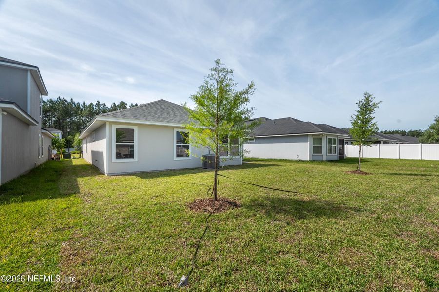 Exterior details and patio area of a home in , Jacksonville (Image 4).