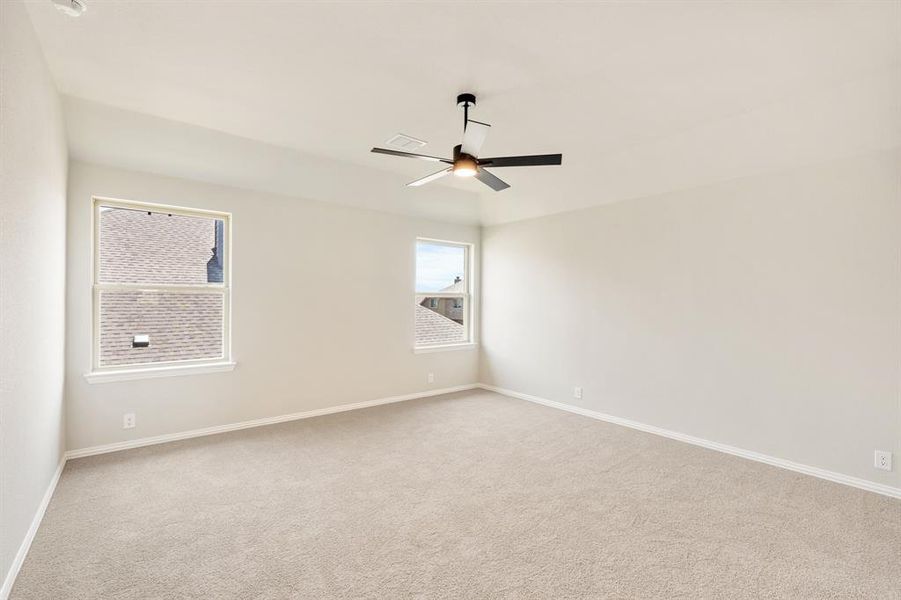 Spacious, unfurnished interior of a new home in Somerset Classic 70s & 80s, Mansfield (Image 25).