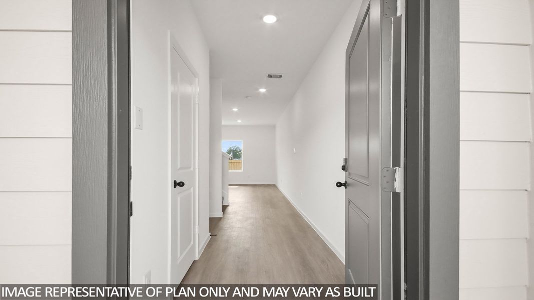 Spacious, unfurnished interior of a new home in Venetian Pines, Conroe (Image 9).