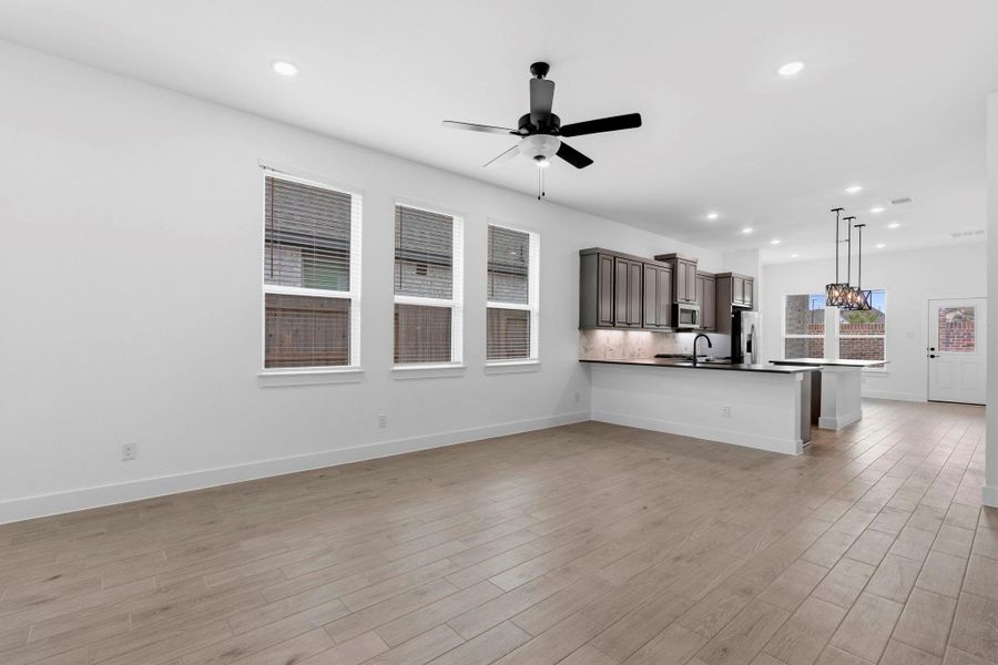 Spacious, unfurnished interior of a new home in Emory Glen, Magnolia (Image 12).