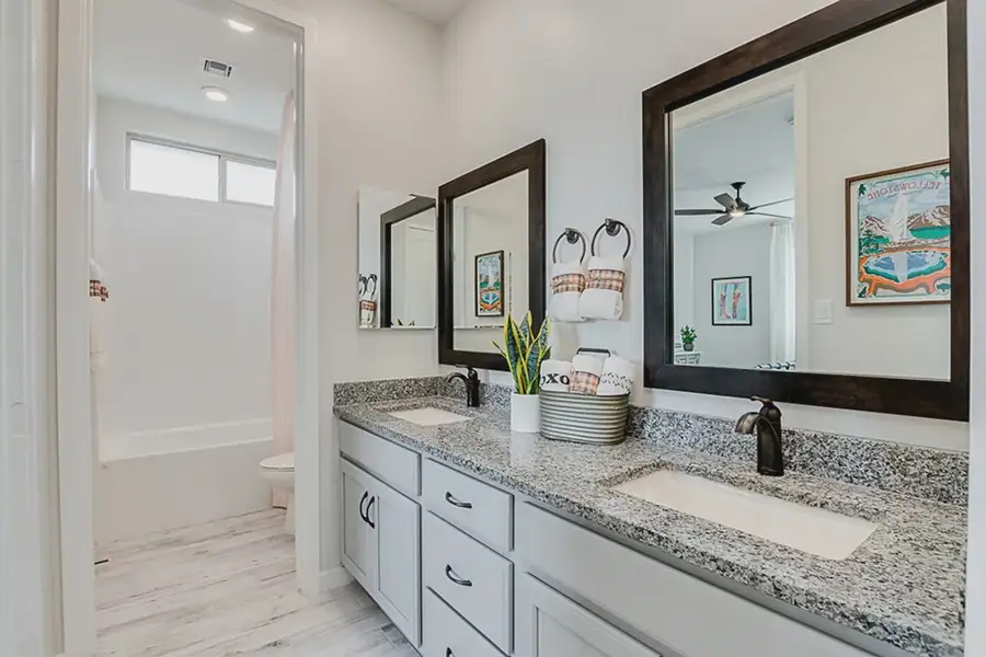 Representative furnished interior of a home built from the 203 by Elliott Homes in Las Barrancas, Yuma (Image 11).