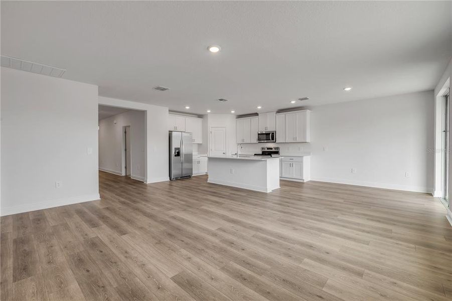 Spacious, unfurnished interior of a new home in , Lady Lake (Image 20).