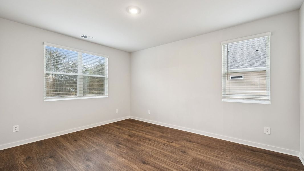 Spacious, unfurnished interior of a new home in Reserve at Hickory Ridge, Columbia (Image 38).