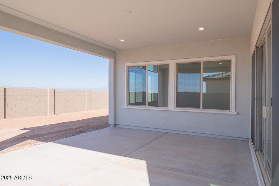 Tri Pointe Blossom Rock 492 - Covered Ou