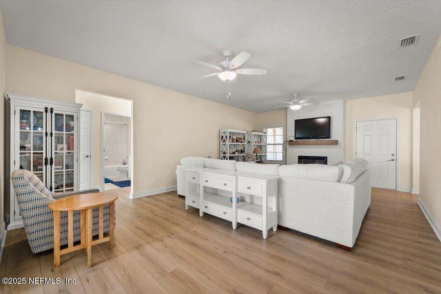 Furnished interior view inside a new home in , Callahan (Image 6).