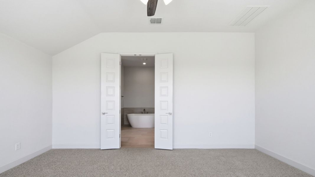 Spacious, unfurnished interior of a new home in Landmark, Denton (Image 21).