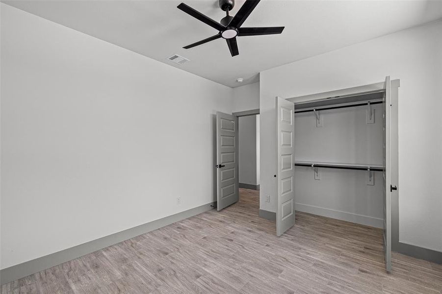 Spacious, unfurnished interior of a new home in , Granbury (Image 31).