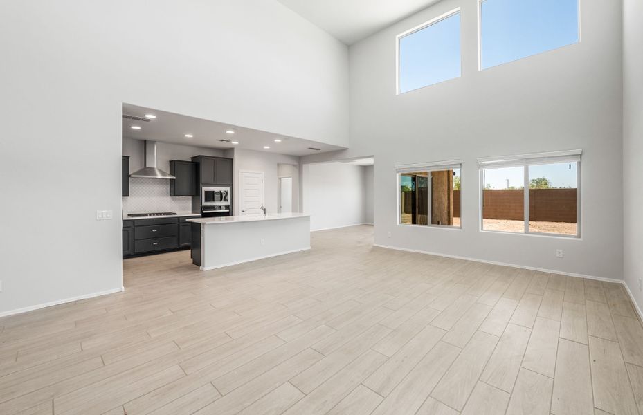 Spacious, unfurnished interior of a new home in Parkside at Anthem at Merrill Ranch, Florence (Image 25).