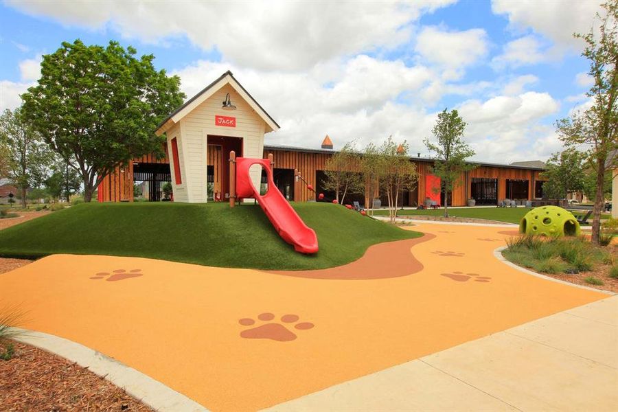 Community amenities in Pecan Square, Northlake (Image 9). Community amenities in Pecan Square, Northlake (Image 9).