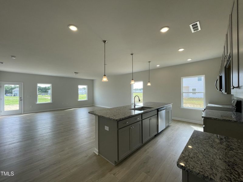 20250823_200834705_iOS