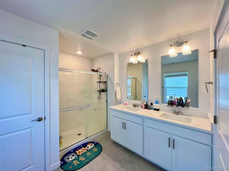 Furnished interior view inside a new home in Looking Glass, Parker (Image 11).