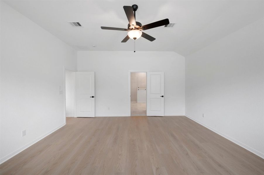 Spacious, unfurnished interior of a new home in Escondido - Overlook Collection, Magnolia (Image 22).
