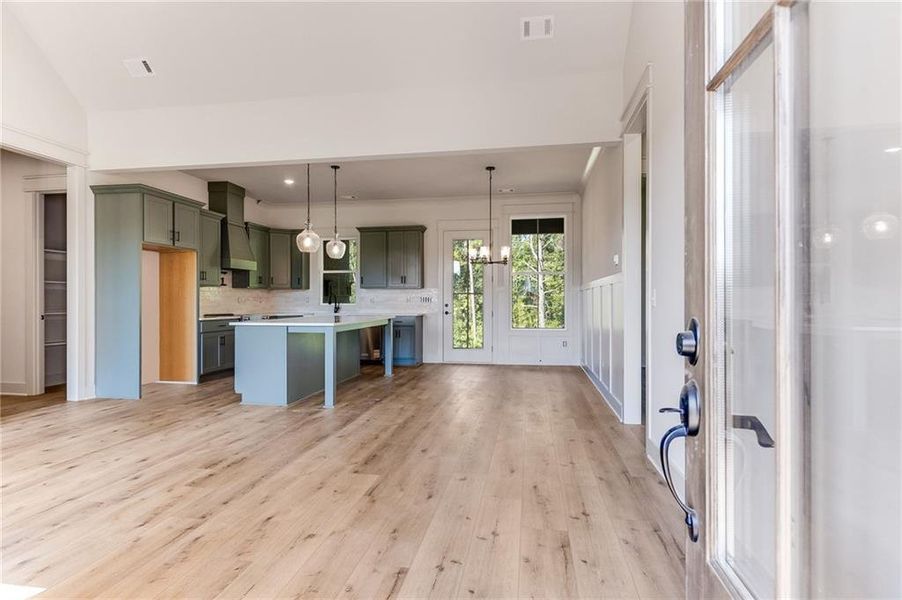 Furnished interior view inside a new home in , Dallas (Image 6).