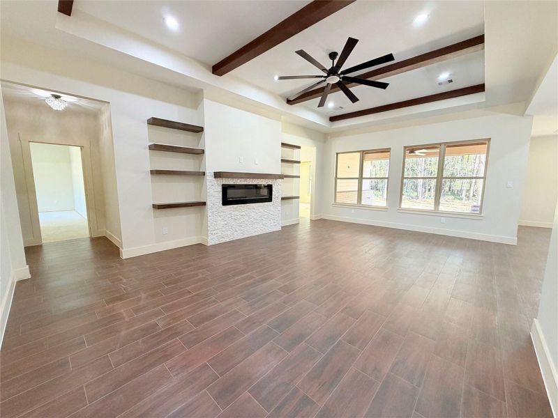 Spacious, unfurnished interior of a new home in , Porter (Image 20).