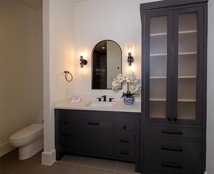 Furnished interior view inside a new home in , Southlake (Image 17).