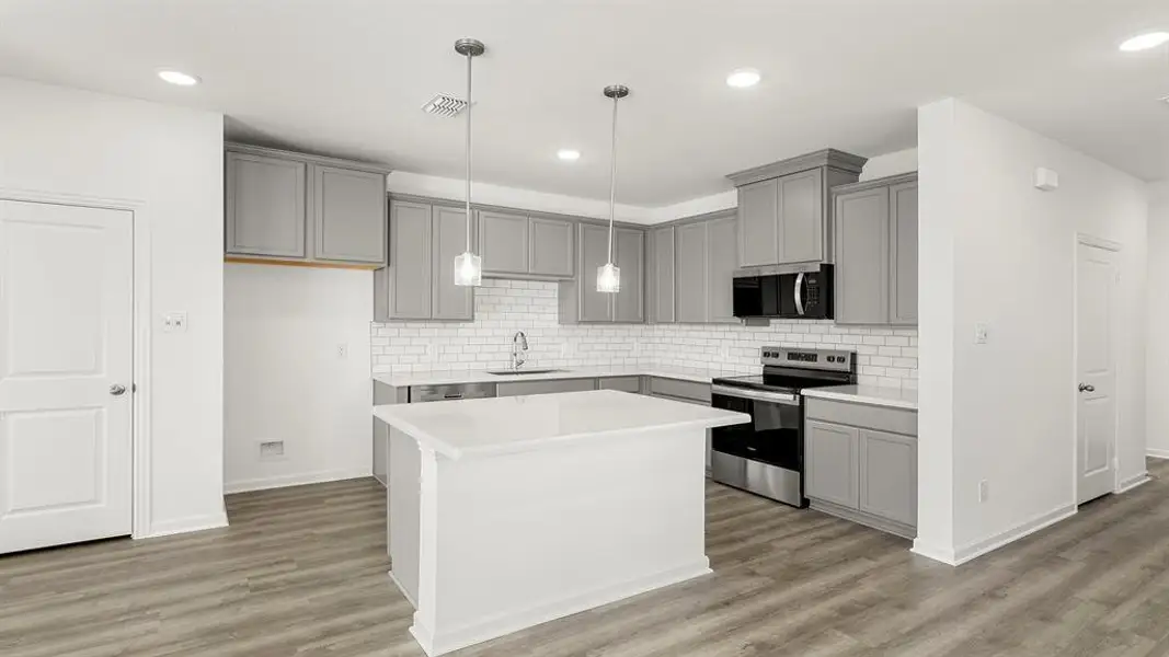 07. 2925 Kimberwick - Kitchen (2)