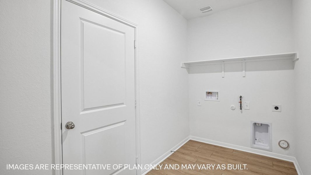 Representative unfurnished interior of a home built from the The Hanna by D.R. Horton in Bar W Ranch, Leander (Image 19).