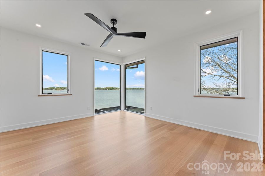 Bedroom 5 w/Ensuite bathroom
