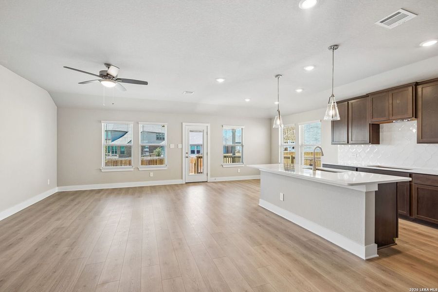Spacious, unfurnished interior of a new home in Arcadia Ridge - Classic Series, San Antonio (Image 21).