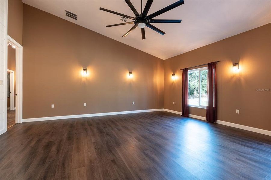 Spacious, unfurnished interior of a new home in , Spring Hill (Image 51).