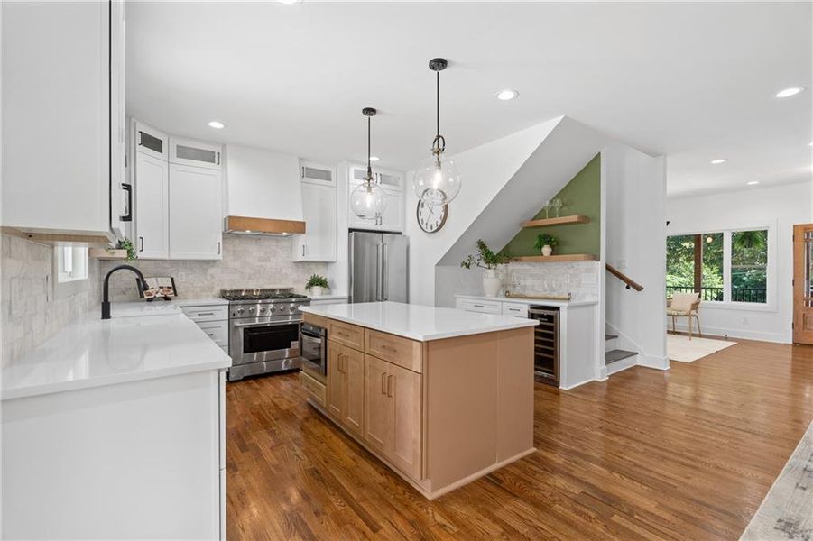 Furnished interior view inside a new home in , Atlanta (Image 19).