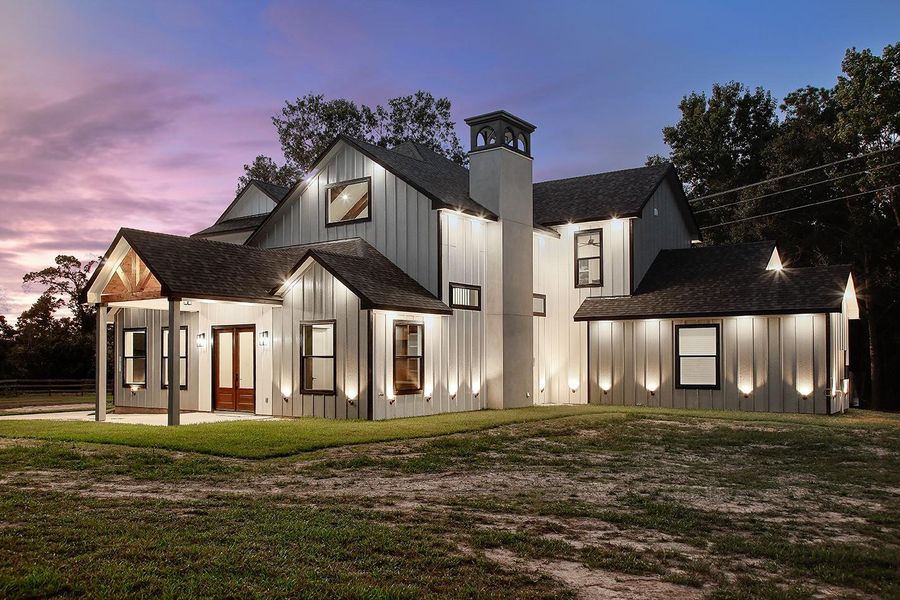 Front exterior of a new home in , Willis, TX, highlighting curb appeal (Image 1). Front exterior of a new home in , Willis, TX, highlighting curb appeal (Image 1).