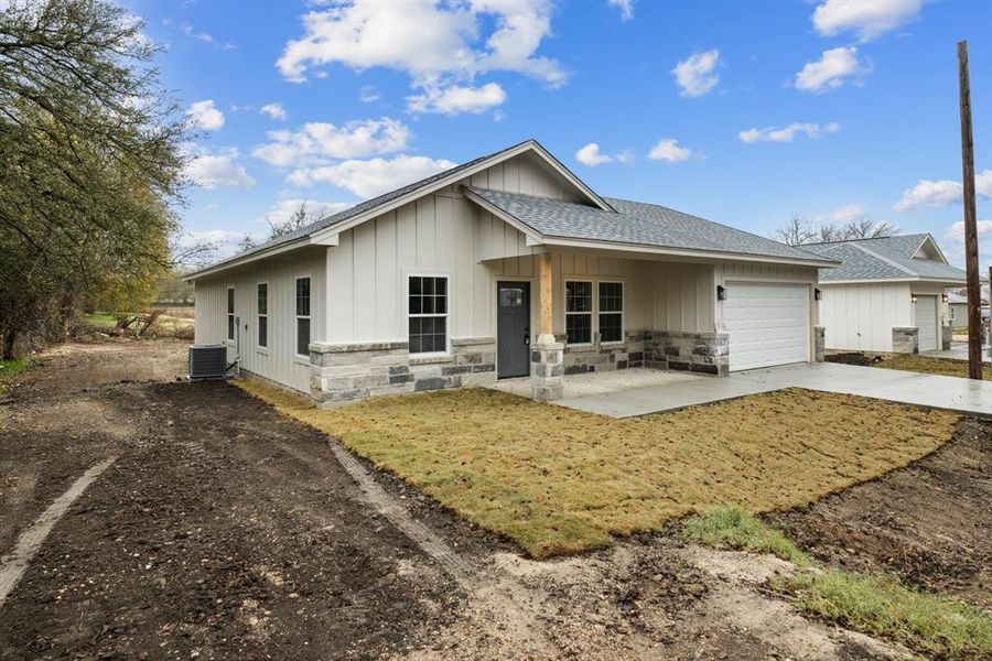 Exterior details and patio area of a home in , Moody (Image 16).