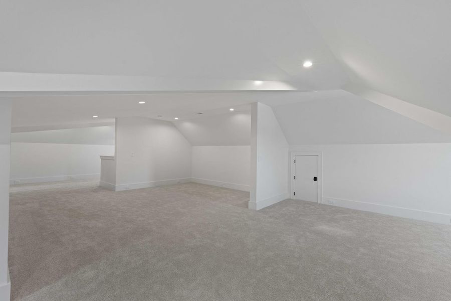 Spacious, unfurnished interior of a new home in , Mount Pleasant (Image 29).