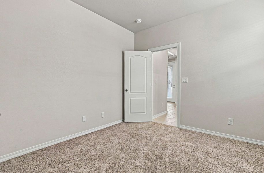 Spacious, unfurnished interior of a new home in Paseos Del Este, El Paso (Image 54).