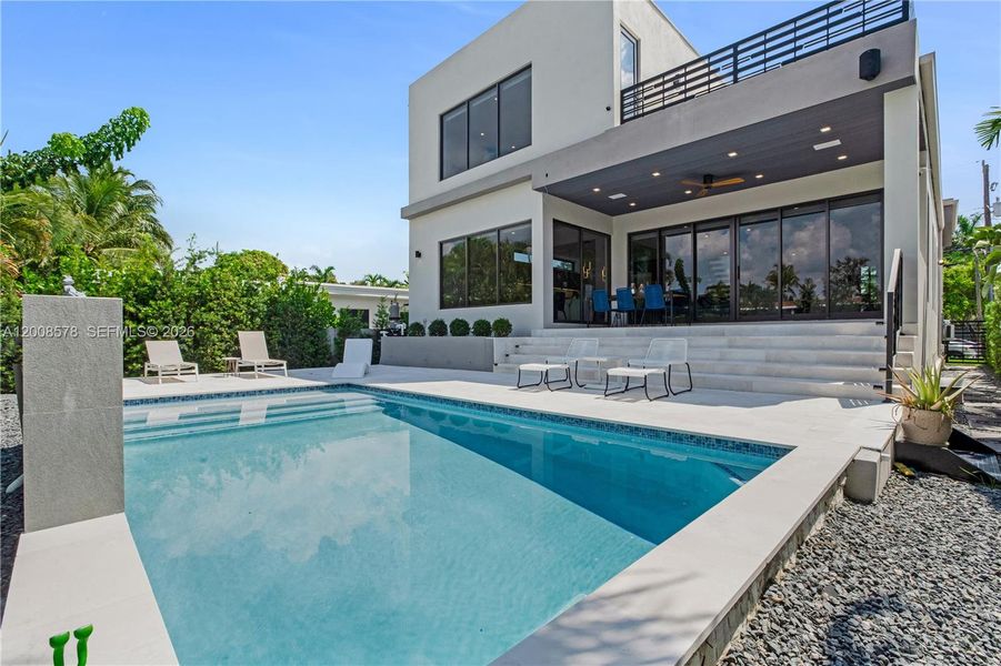 Exterior details and patio area of a home in , Surfside (Image 21).