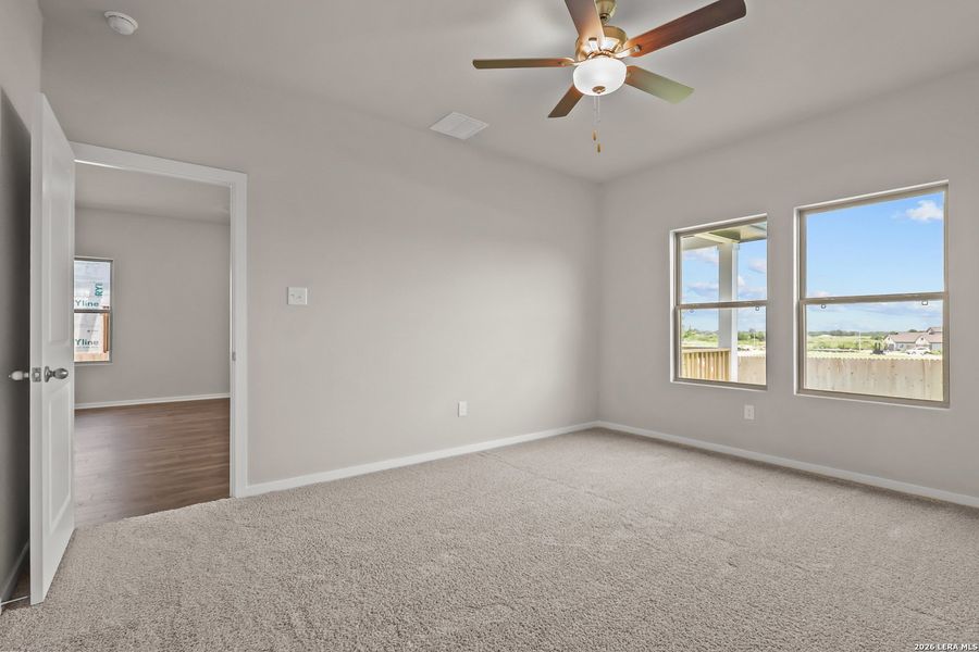 Spacious, unfurnished interior of a new home in The Parklands, Schertz (Image 19).